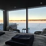Riverside With Sauna And Jacuzzi Villa *