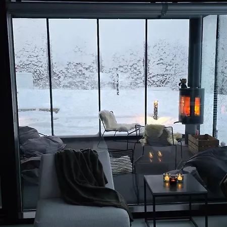 Villa Riverside With Sauna And Jacuzzi