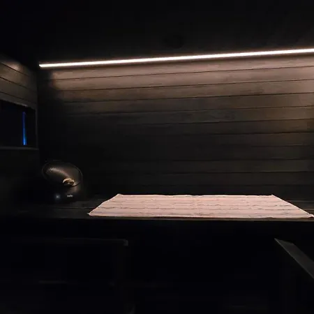 Riverside With Sauna And Jacuzzi Willa