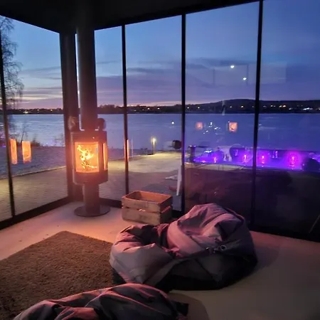 Riverside With Sauna And Jacuzzi Willa