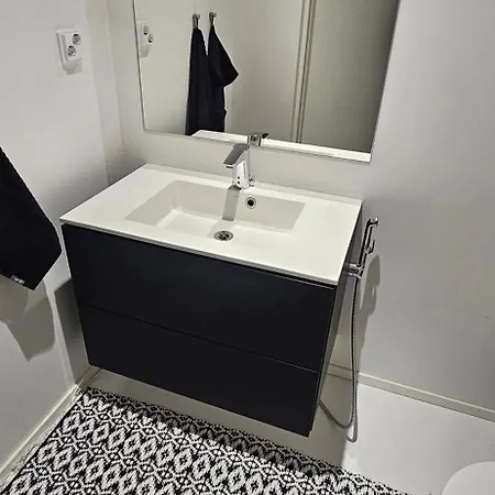 Villa Riverside With Sauna And Jacuzzi